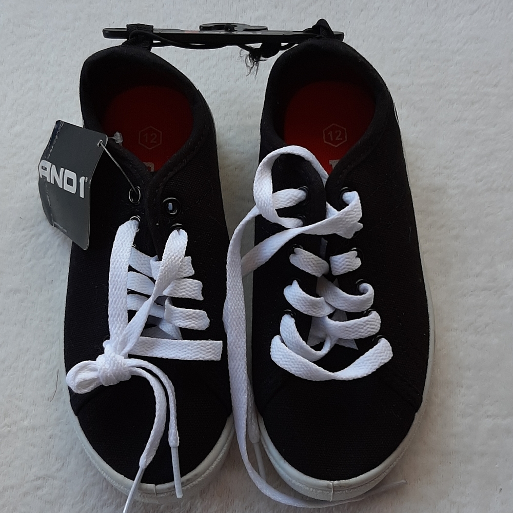NWOT Black & White And1 Tennis Shoes Size 12